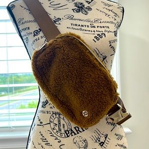 New Lululemon Fanny Pack